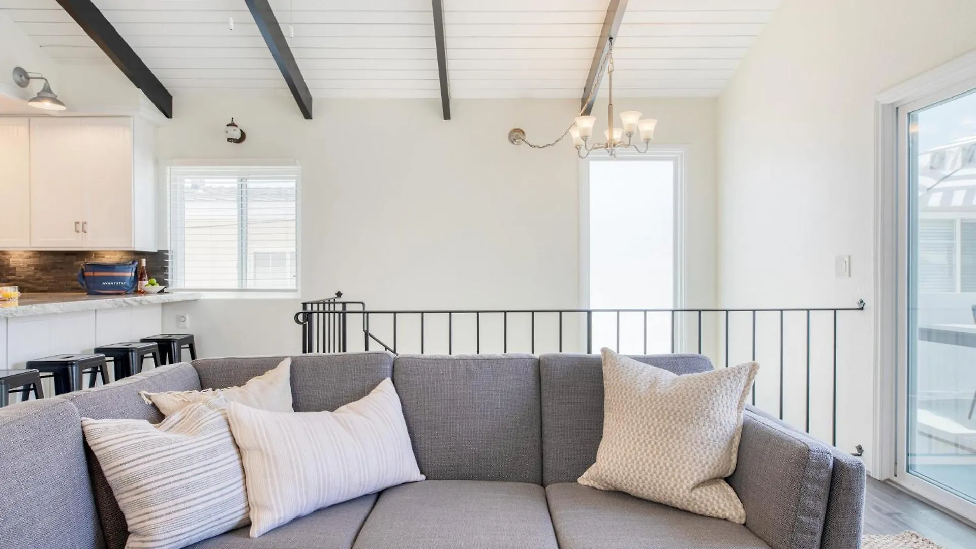 Surfrider II By Avantstay Walk To The Beach Balcony Newport Beach Apartment